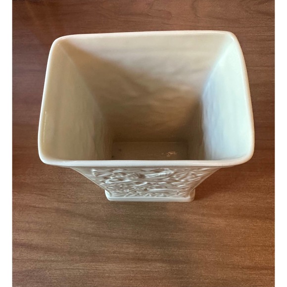 Vintage Hummingbird vase by Lenox - Picture 5 of 10